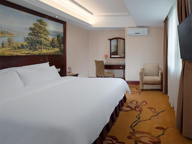 Vienna Hotel Dongguan Chang'an Mid Zhen'an Road Bagian luar foto