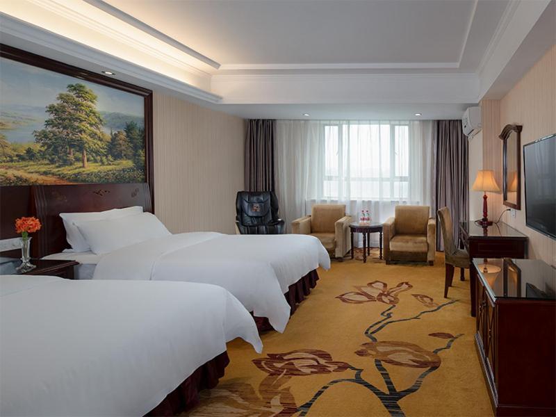 Vienna Hotel Dongguan Chang'an Mid Zhen'an Road Bagian luar foto